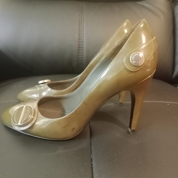 Louis Vuitton Women's green Courts size 35 - Picture 1 of 9